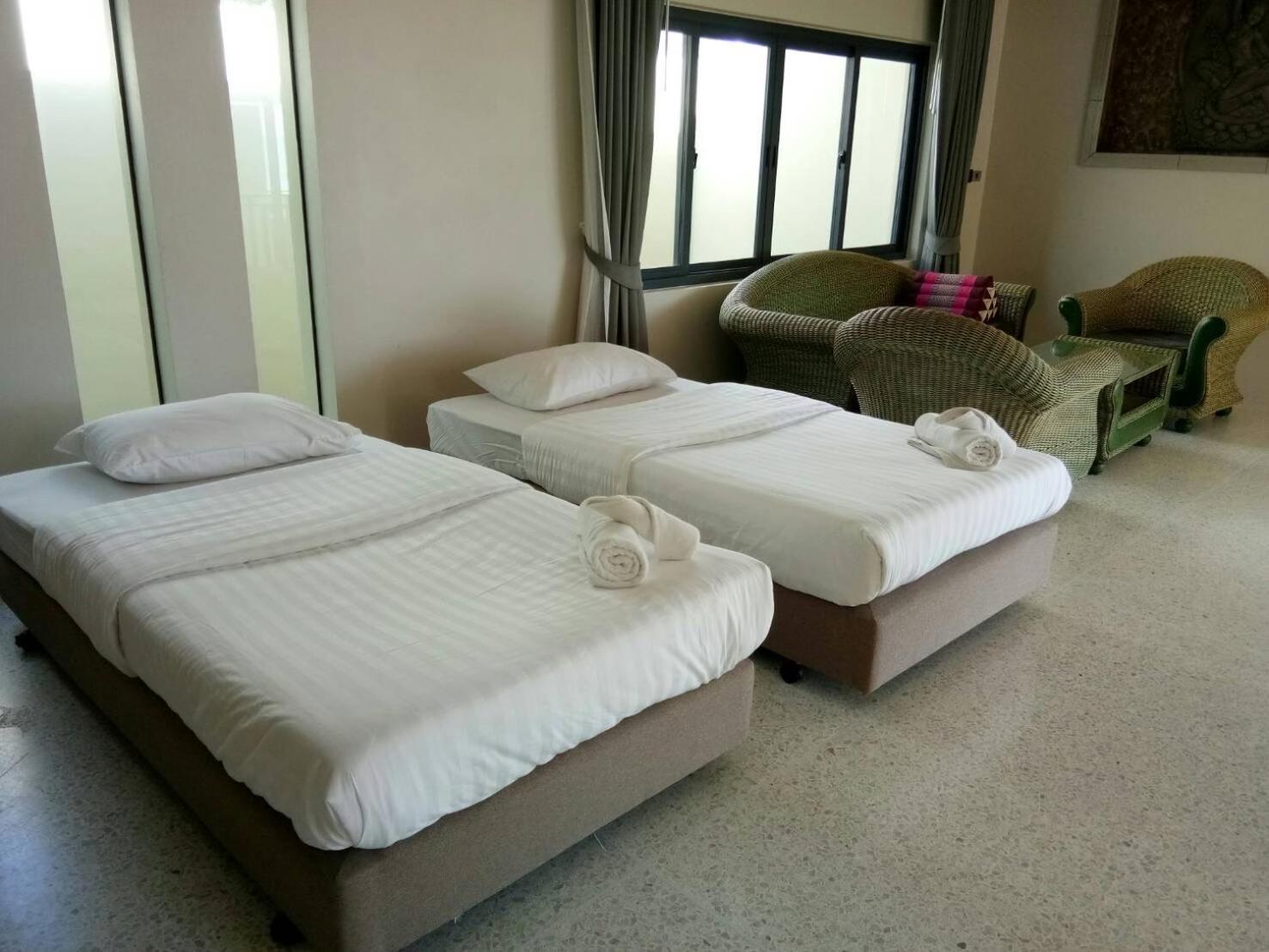 Wis Beach Khanom Exterior foto